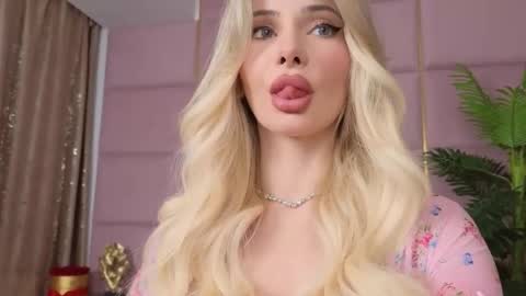 Eleine online show from October 3, 8:50 pm