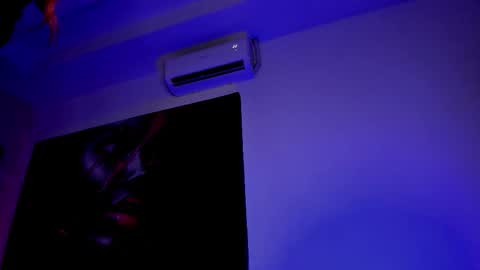 Snapshot of elektra_raven chatting on November 8, 1:11 pm elektra_raven online show from November 8, 1:11 pm