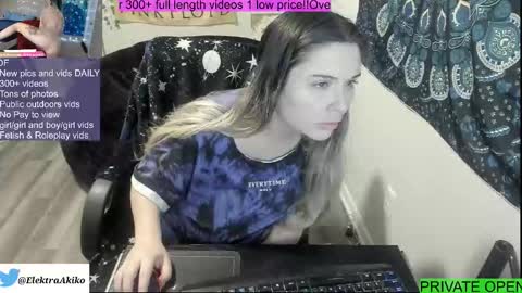 Snapshot of elektraexotic chatting on January 7, 7:55 am Elektra online show from January 7, 7:55 am