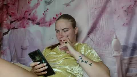 Snapshot of elena_maeer chatting on September 19, 1:45 pm Elena online show from September 19, 1:45 pm