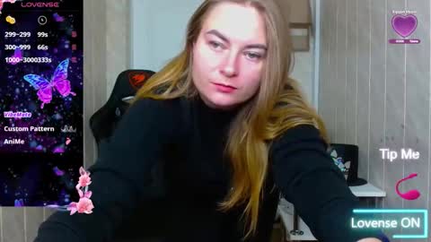 Snapshot of elena_maeer chatting on October 14, 6:03 am Elena online show from October 14, 6:03 am