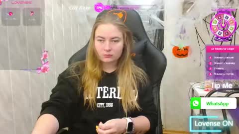 Snapshot of elena_maeer chatting on October 21, 5:41 am Elena online show from October 21, 5:41 am