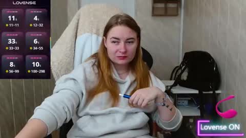 Snapshot of elena_maeer chatting on November 15, 9:17 am Elena online show from November 15, 9:17 am