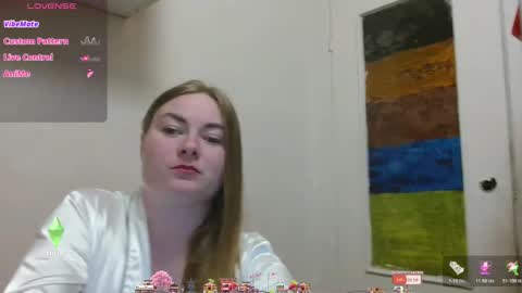 Snapshot of elena_maeer chatting on May 19, 6:25 pm Elena online show from May 19, 6:25 pm
