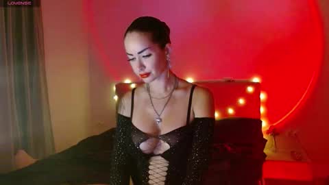 Elena online show from November 18, 3:27 pm