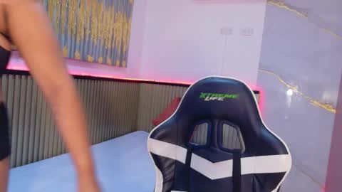 Snapshot of elena_wolff chatting on November 4, 12:15 pm elena_wolff online show from November 4, 12:15 pm