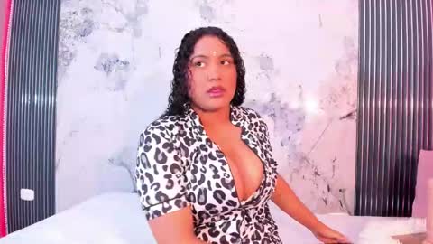 Snapshot of elena_wolff chatting on November 18, 12:09 pm elena_wolff online show from November 18, 12:09 pm