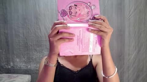 Snapshot of elenacum chatting on October 13, 1:00 pm elenacum online show from October 13, 1:00 pm