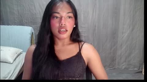 Snapshot of elenacum chatting on October 21, 3:24 pm elenacum online show from October 21, 3:24 pm