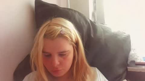 Snapshot of elenaflirt chatting on June 23, 8:23 am Elena online show from June 23, 8:23 am