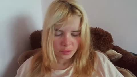 Snapshot of elenaflirt chatting on July 6, 8:11 am Elena online show from July 6, 8:11 am