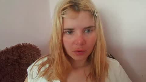 Snapshot of elenaflirt chatting on July 8, 8:30 am Elena online show from July 8, 8:30 am