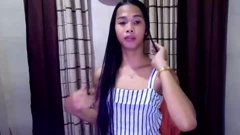 Snapshot of elenapierce69 chatting on November 4, 10:14 am Call me Yours. online show from November 4, 10:14 am