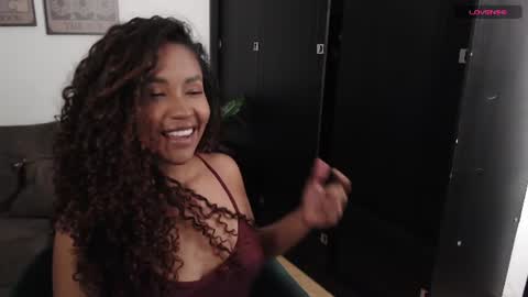 Snapshot of elenna_snow chatting on July 25, 4:43 am Elenna online show from July 25, 4:43 am
