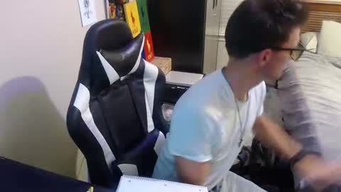 Snapshot of elevatetlb chatting on September 15, 1:16 am Walker online show from September 15, 1:16 am