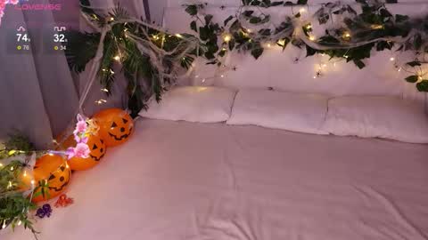 Snapshot of elfamirielle chatting on November 1, 6:04 am Elfa online show from November 1, 6:04 am