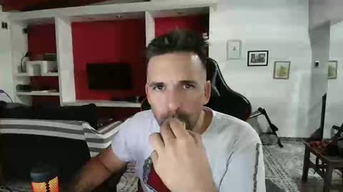 Snapshot of elfetas chatting on January 4, 1:21 am elfetas online show from January 4, 1:21 am