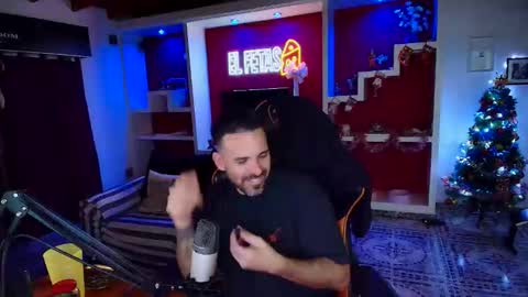 Snapshot of elfetas chatting on December 18, 1:44 am elfetas online show from December 18, 1:44 am