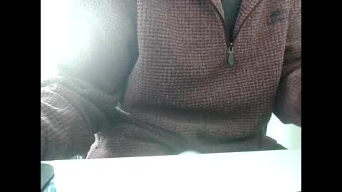 elfyonee online show from December 14, 10:45 am