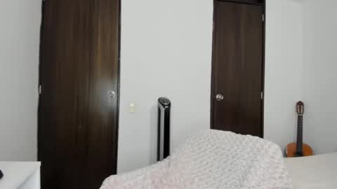 Snapshot of eli_dl chatting on November 4, 11:15 pm eli_dl online show from November 4, 11:15 pm