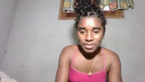 Snapshot of elia011 chatting on November 7, 2:28 pm elia011 online show from November 7, 2:28 pm
