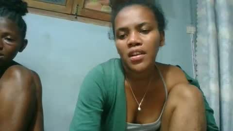 Snapshot of elia011 chatting on November 20, 8:30 pm elia011 online show from November 20, 8:30 pm