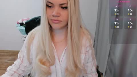 Ella online show from December 6, 8:59 am