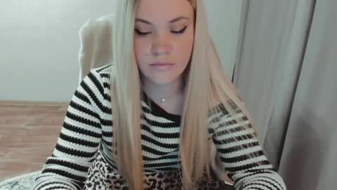 Ella online show from May 26, 5:36 am