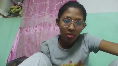 eliah193653 online show from April 3, 6:00 am