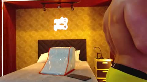 Elian online show from December 3, 1:02 am