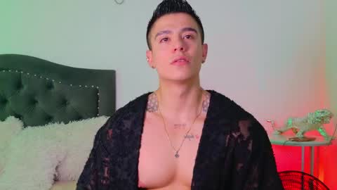 Snapshot of elian_craiggggg chatting on May 29, 5:33 pm Elian online show from May 29, 5:33 pm