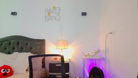 Snapshot of elian_craiggggg chatting on June 5, 4:24 pm Elian online show from June 5, 4:24 pm