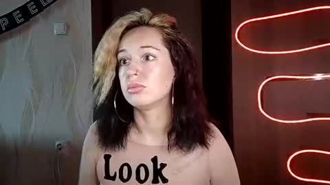 Snapshot of elianafox_ chatting on July 9, 8:18 am elianafox_ online show from July 9, 8:18 am