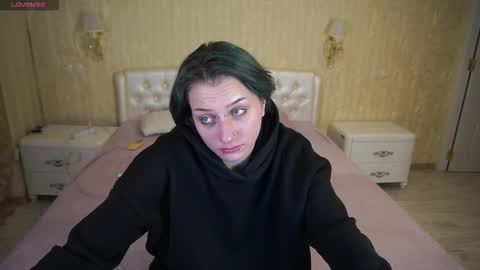 Snapshot of eliarose chatting on December 19, 12:06 am Luna online show from December 19, 12:06 am