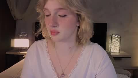 Ellie online show from March 19, 5:44 am