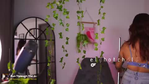 Snapshot of elihotchili chatting on July 18, 4:22 pm Eli online show from July 18, 4:22 pm