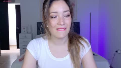 Snapshot of eliiih_ chatting on September 17, 5:58 pm eliiih_ online show from September 17, 5:58 pm