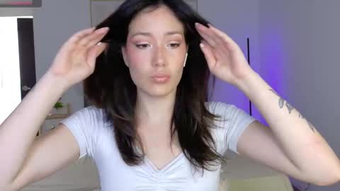 Snapshot of eliiih_ chatting on September 28, 4:01 pm eliiih_ online show from September 28, 4:01 pm