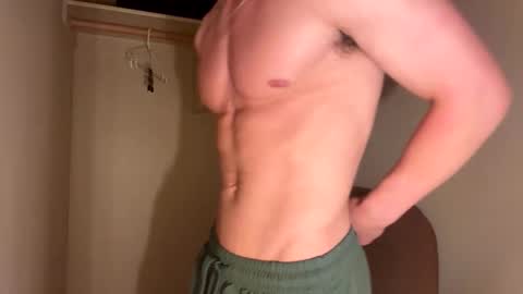 Snapshot of elijahkinky24 chatting on May 18, 7:09 pm elijahkinky24 online show from May 18, 7:09 pm