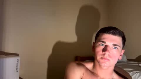 Snapshot of elijahkinky24 chatting on June 6, 10:14 pm elijahkinky24 online show from June 6, 10:14 pm