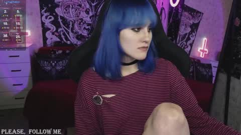 Snapshot of elika_kay chatting on December 7, 4:20 am MORE ME online show from December 7, 4:20 am