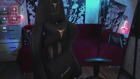 Snapshot of elika_kay chatting on February 21, 12:49 am MORE ME online show from February 21, 12:49 am