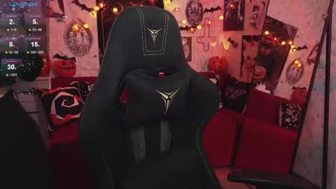 Snapshot of elika_kay chatting on October 17, 10:23 pm MORE ME online show from October 17, 10:23 pm