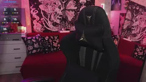 Snapshot of elika_kay chatting on November 9, 9:57 pm MORE ME online show from November 9, 9:57 pm