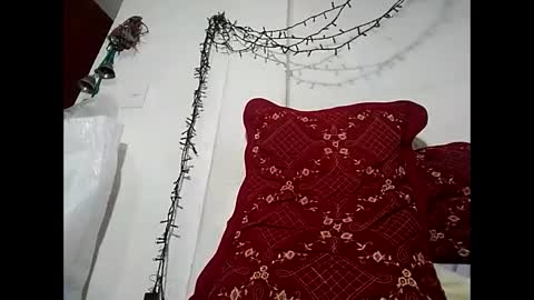 elimposstor online show from December 5, 2:42 am