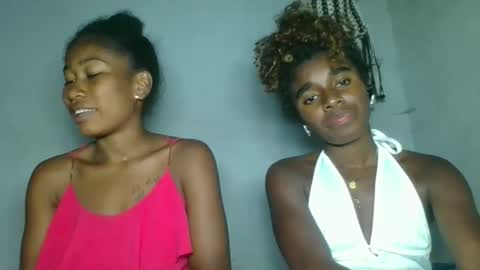 elina981 online show from March 6, 6:15 pm