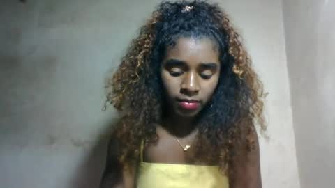 Snapshot of elina981 chatting on June 23, 8:12 am elina981 online show from June 23, 8:12 am