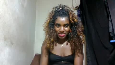 Snapshot of elina981 chatting on June 30, 2:07 pm elina981 online show from June 30, 2:07 pm