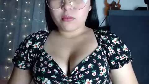 Snapshot of elinaax chatting on October 20, 3:56 pm Elina online show from October 20, 3:56 pm