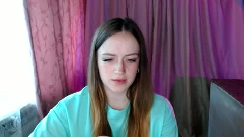 Snapshot of elinastar chatting on June 14, 9:44 am ElinaStar online show from June 14, 9:44 am